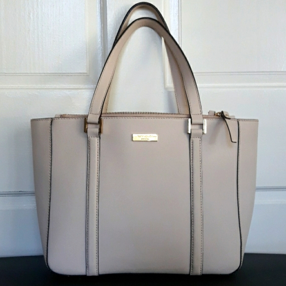 kate spade Handbags - Kate Spade medium leather tote in cream